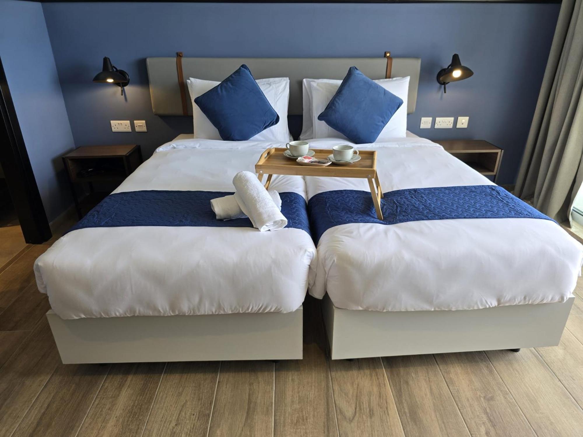 South32 Hotel 3*