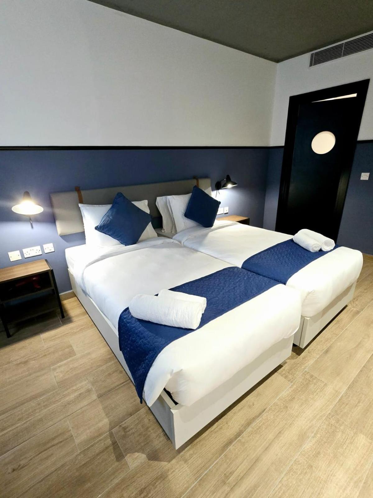 South32 Hotel 3*