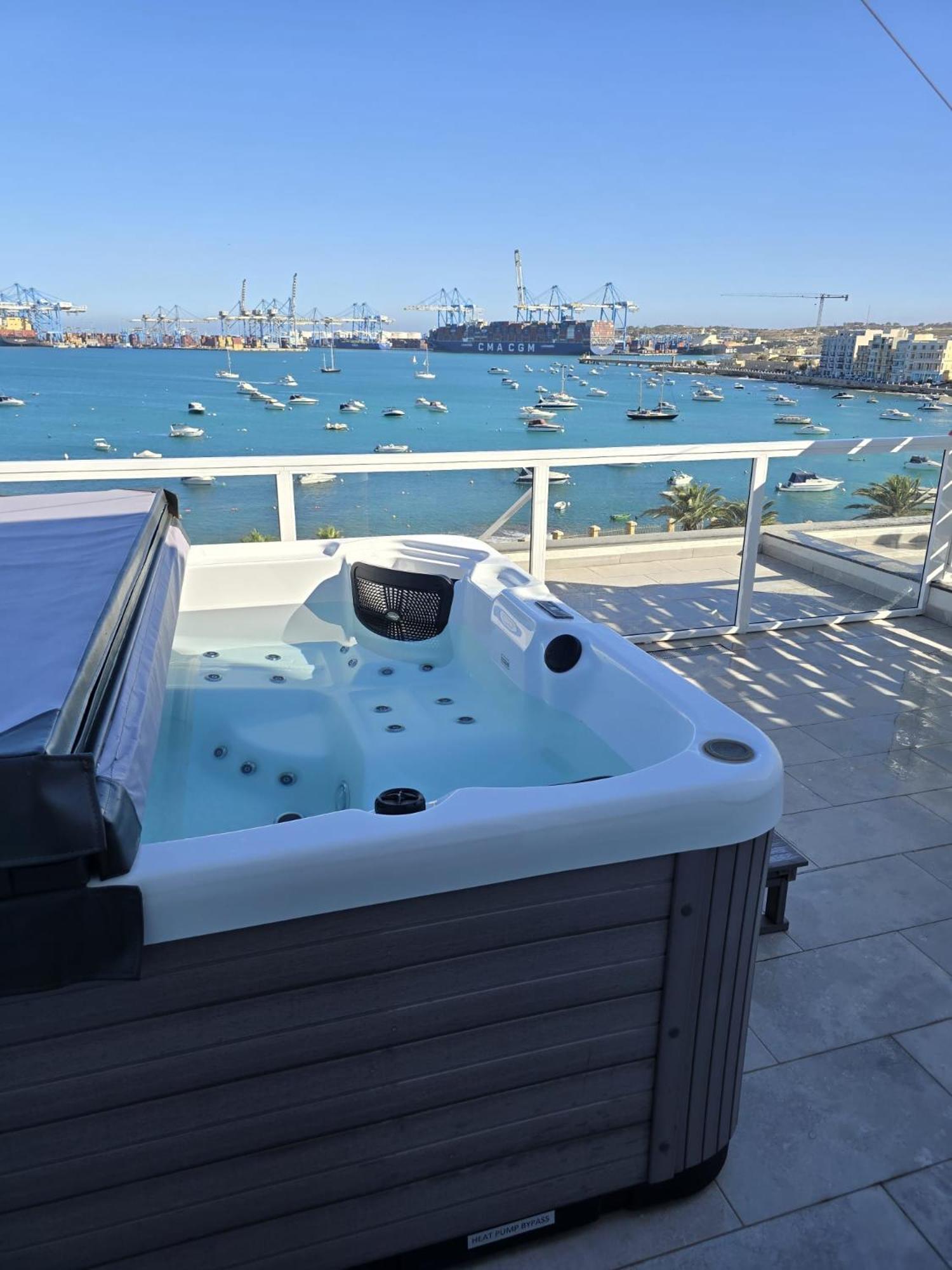 South32 Hotel
